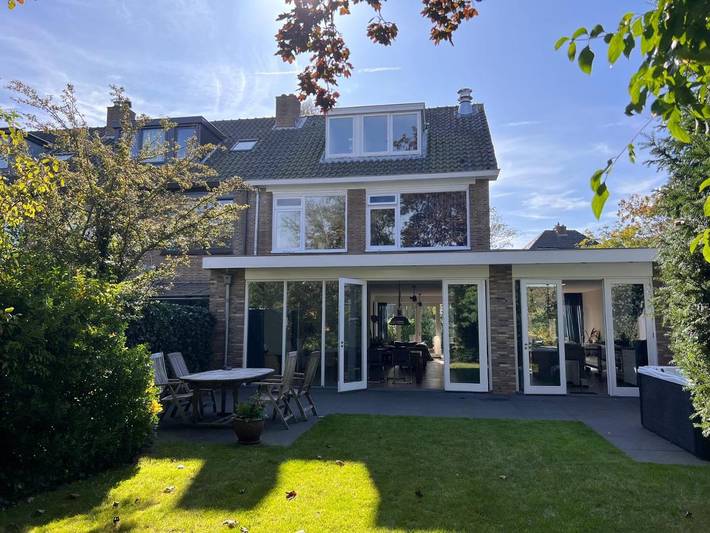 Gîte pour 6 personnes, avec jacuzzi et jardin à Heemstede