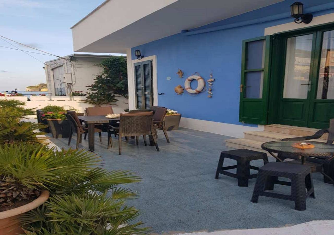 Rosa Dei Venti Ponza in La marinella dei morti, Ponza
