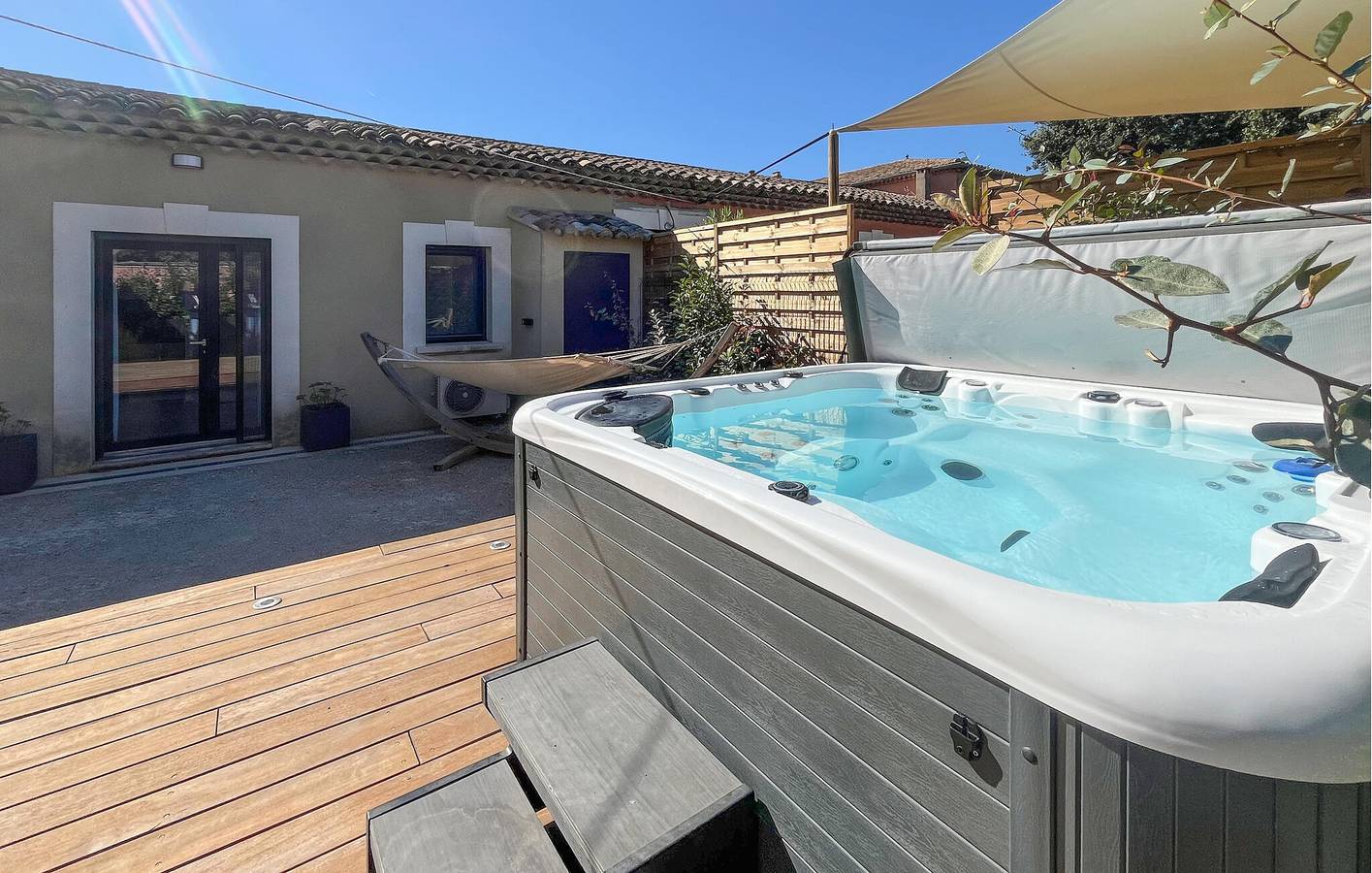 Gemütliche Wohnung mit WiFi und AC, in der Nähe von Aureille in Aureille, Arles und Umgebung