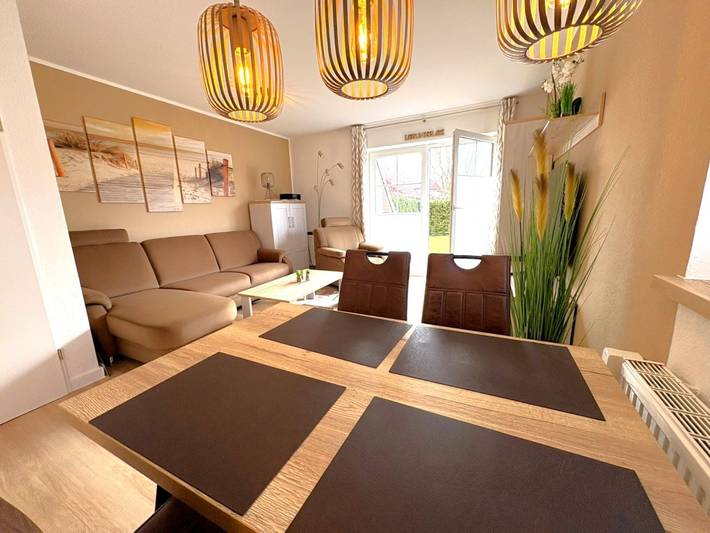 Ferienhaus für 4 Personen, mit Terrasse und Garten in Carolinensiel - 2
