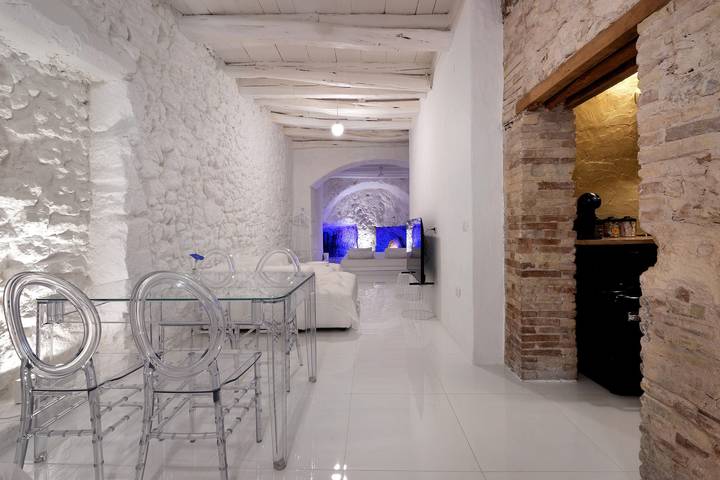 Hel lägenhet, Apartment 'Casa Grotta Fallen Angel Cave' with Air Conditioning and Wi-Fi in Stampace, Cagliari