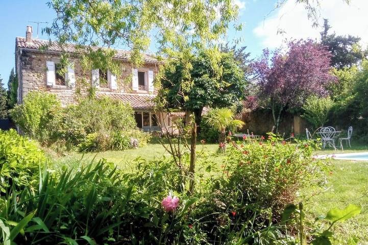 Location de vacances pour 10 personnes, avec Terrasse et Jardin à La Bruguière