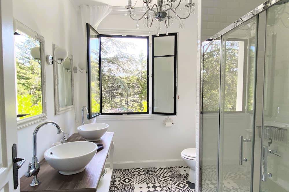 Ganze Wohnung, Le Chat Vert - Adults Only apartments in La Côte Vermeille, Saint-André