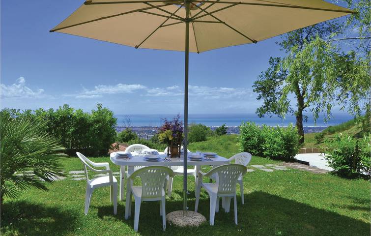 Kitchener's gemütliche 3-Schlafzimmer in Camaiore in Massarosa, Italienische Riviera