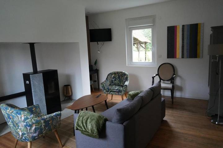 Location de vacances pour 6 personnes, avec terrasse dans Mérélessart
