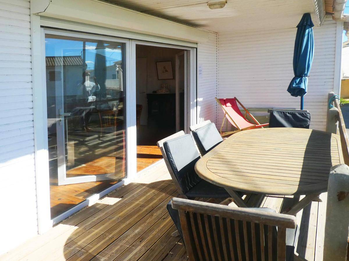 Un Chalet En Bois A La Plage in Plage des Chalets, Gruissan