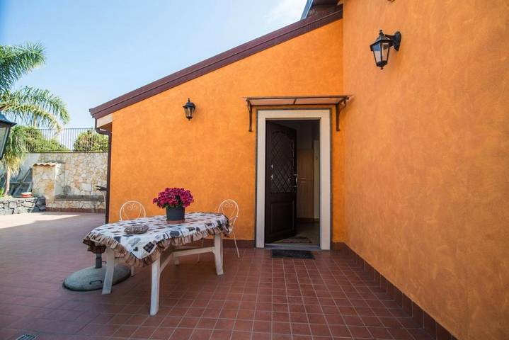 Location de vacances pour 6 personnes, avec jardin et terrasse, animaux acceptés à Piedimonte Etneo - 3