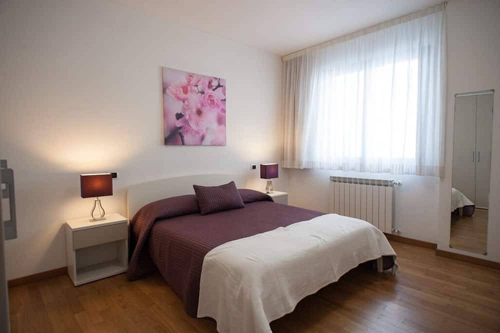 Renovated House Only 100mt from the beach with Wifi and A/C and private parking in Viareggio, Italienische Riviera