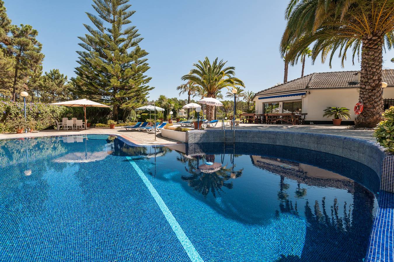Magnifique Villa mit großem Pool, Tennisplatz und exotische Garten in Aroeira, Corroios
