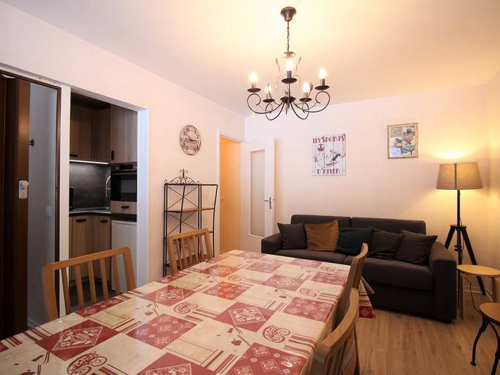 Gîte pour 4 personnes, avec balcon dans Bureau De Tourisme Du Massif Du Sancy Le Mont Dore - 2