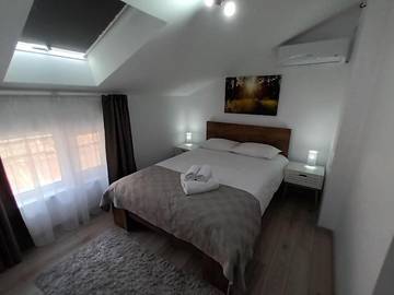 Gîte pour 2 personnes, avec terrasse dans Baia Mare