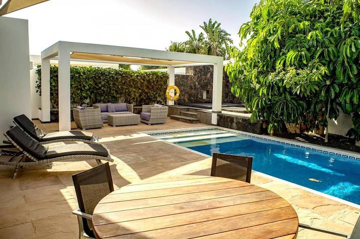 Villa für 6 Personen, mit Terrasse und Garten - 1