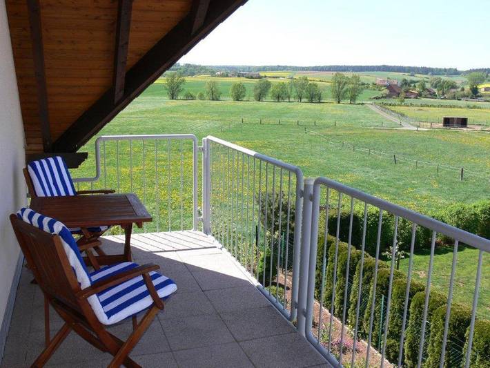 Ferienwohnung für 6 Personen, mit Balkon und Terrasse sowie Ausblick in Wolfhagen