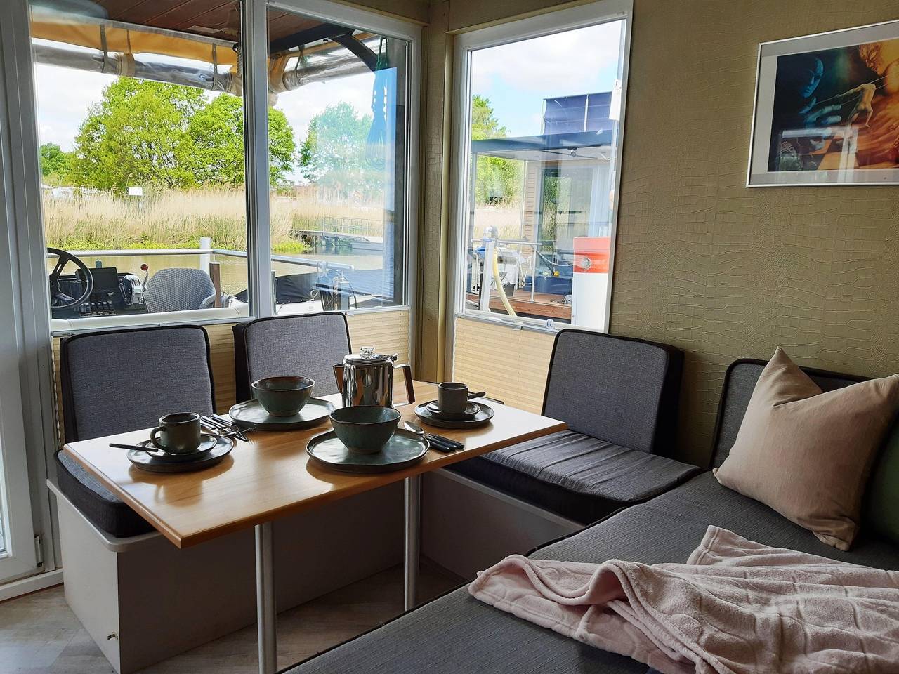 Traumhaus auf dem Wasser – Modernisiertes Hausboot 13 x 4 m in Pritzerbe, Havelsee