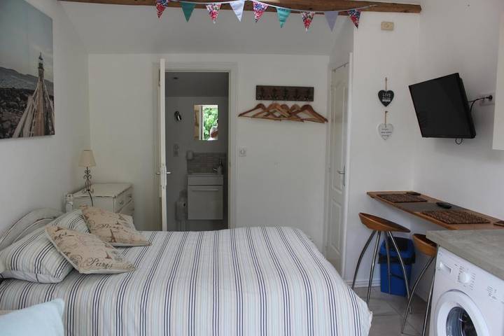 Appartement de vacances pour 3 personnes, avec vue ainsi que piscine et terrasse, animaux acceptés