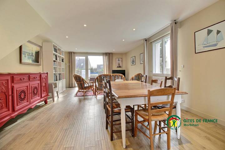 Gîte pour 8 personnes, avec terrasse et jardin