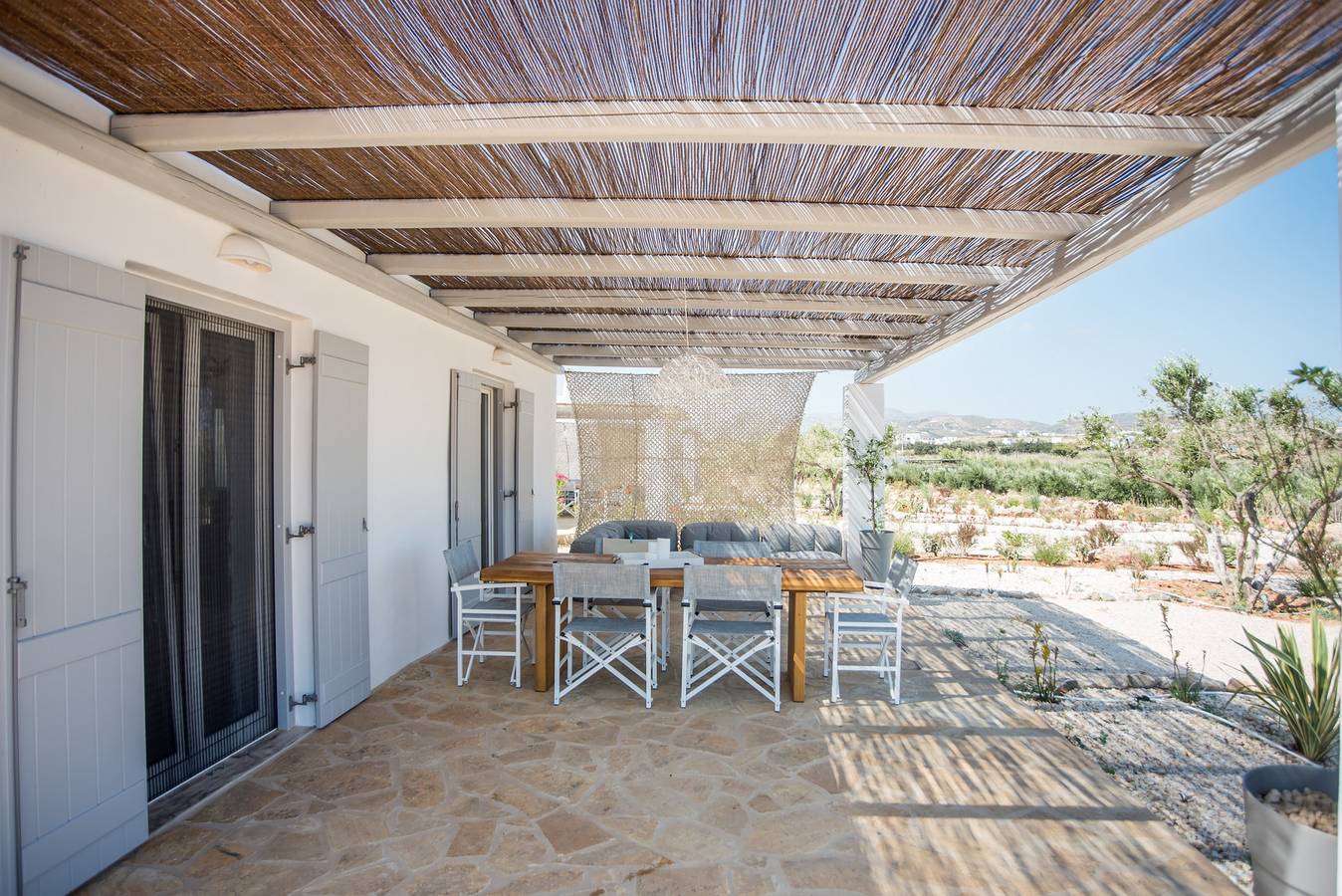 White Sands Happy · Hip family pool villa, a walk in Paros