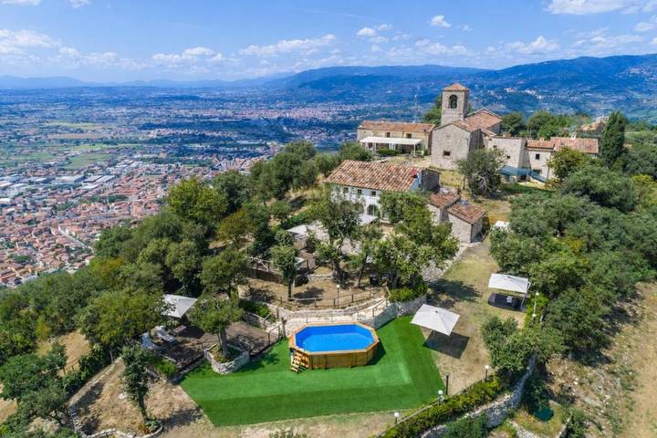 Agriturismo per 2 persone, con Terrazza e Idromassaggio nonché Giardino e Piscina a Monsummano Terme