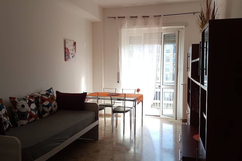 Entire apartment, Large one-bedroom apartment excellent Bassini-Multimedica-Niguarda Hospital in Cinisello Balsamo, Milan Province