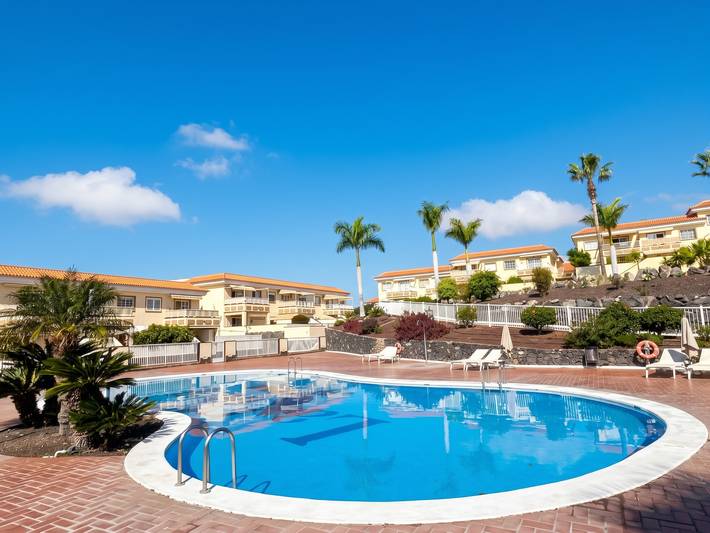 Ferienwohnung für 4 Personen, mit Terrasse und Pool in Chayofa