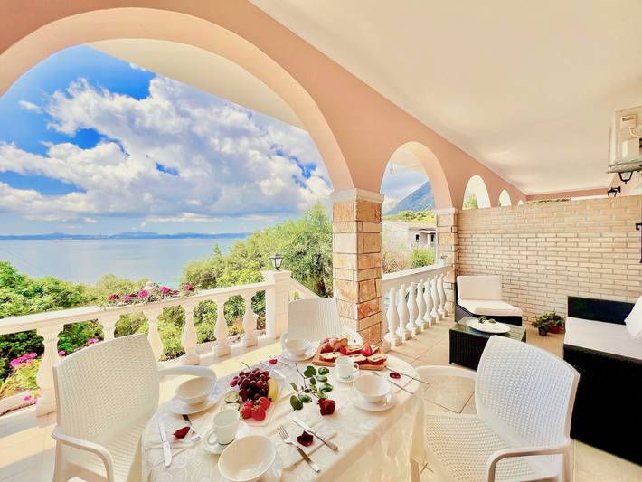 Διαμερίσματα διακοπών για 5 άτομα, με κήπο και μπαλκόνι στο Νησάκι