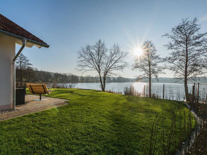 5 Sterne Ferienhaus direkt am See mit Sauna-Kamin-103m² - Ferienhaus Auszeit in Krakow am See, Mecklenburgische Seenplatte
