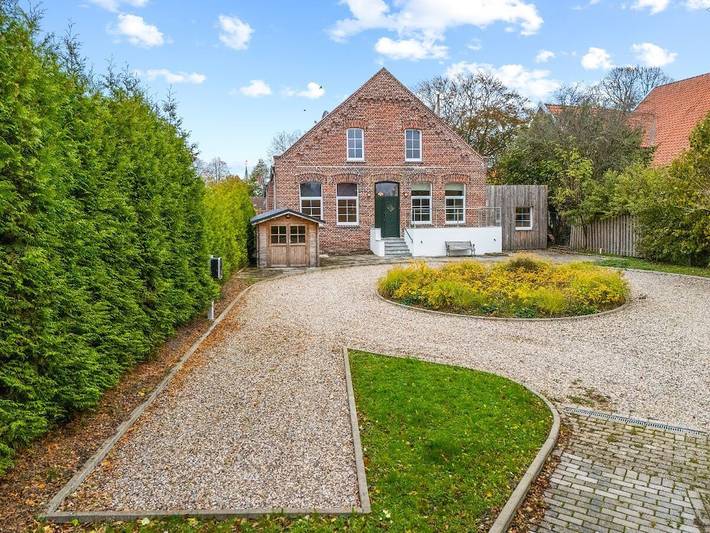Ferienhaus für 8 Personen, mit Terrasse und Garten in Loquard