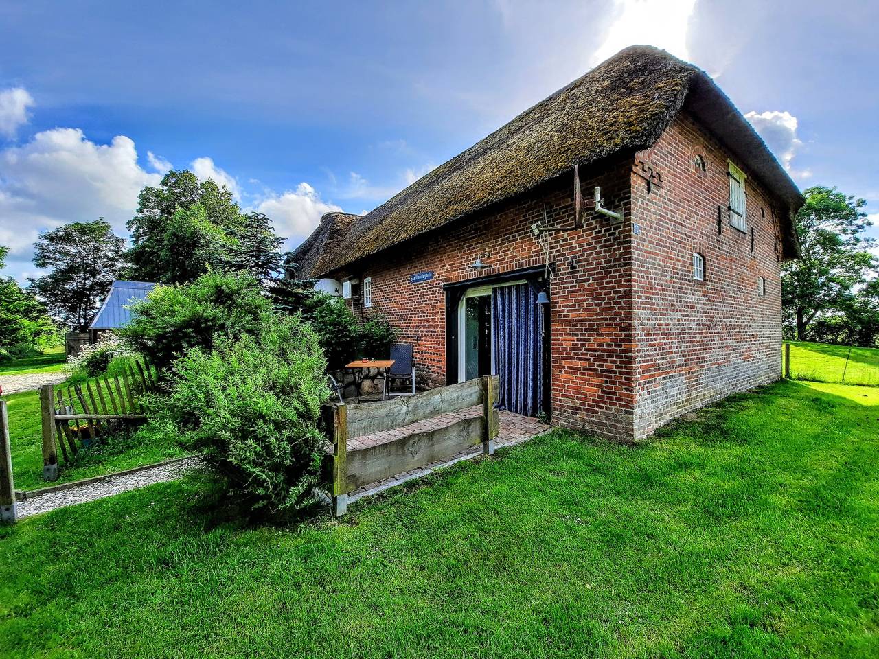 Ganze Wohnung, Ferienwohnung Sjaelland" mit privater Terrasse und eigenem Garten in Rodenäs, Nordfriesland