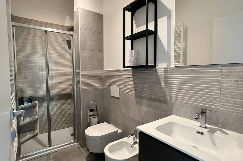 Entire apartment, Luxury Apatment + Private Garage in Trieste, Carso