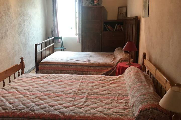 Location de vacances pour 8 personnes, avec terrasse et jardin à Lagorce - 4