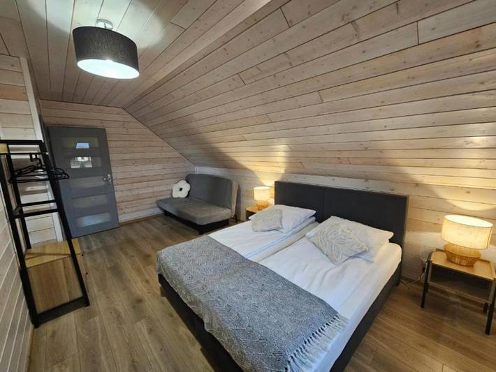 Cómoda casa de vacaciones con terraza y jardín. in Bosque de Tuchola