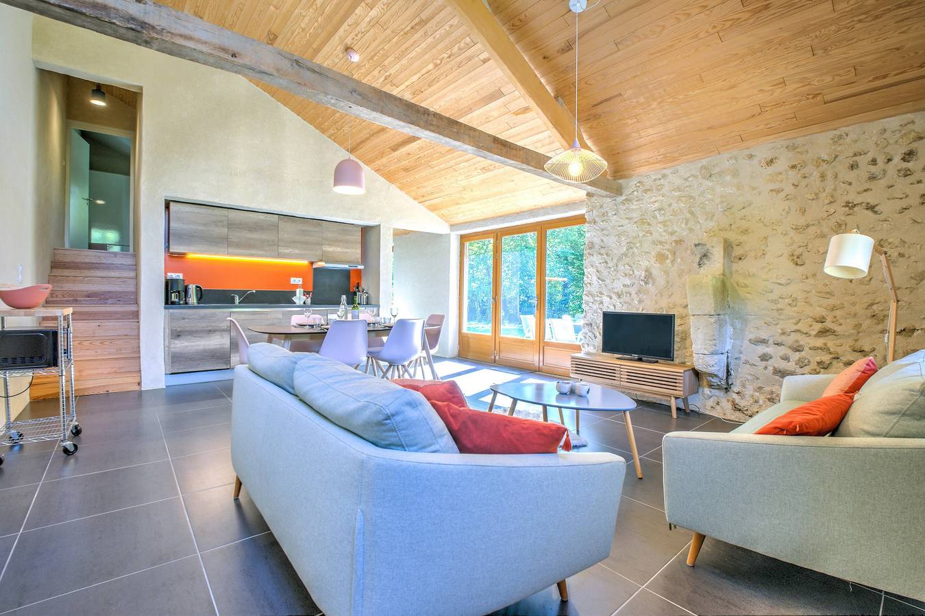 'Gîte Le Gardien' avec piscine partagée, terrasse privée et Wi-Fi in Chassaignes, Périgord Vert