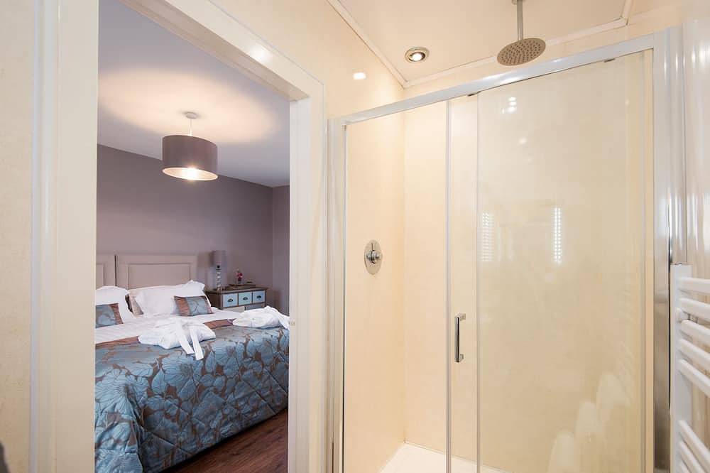 Hot tub, spa-like garden, log burner in Northumberland