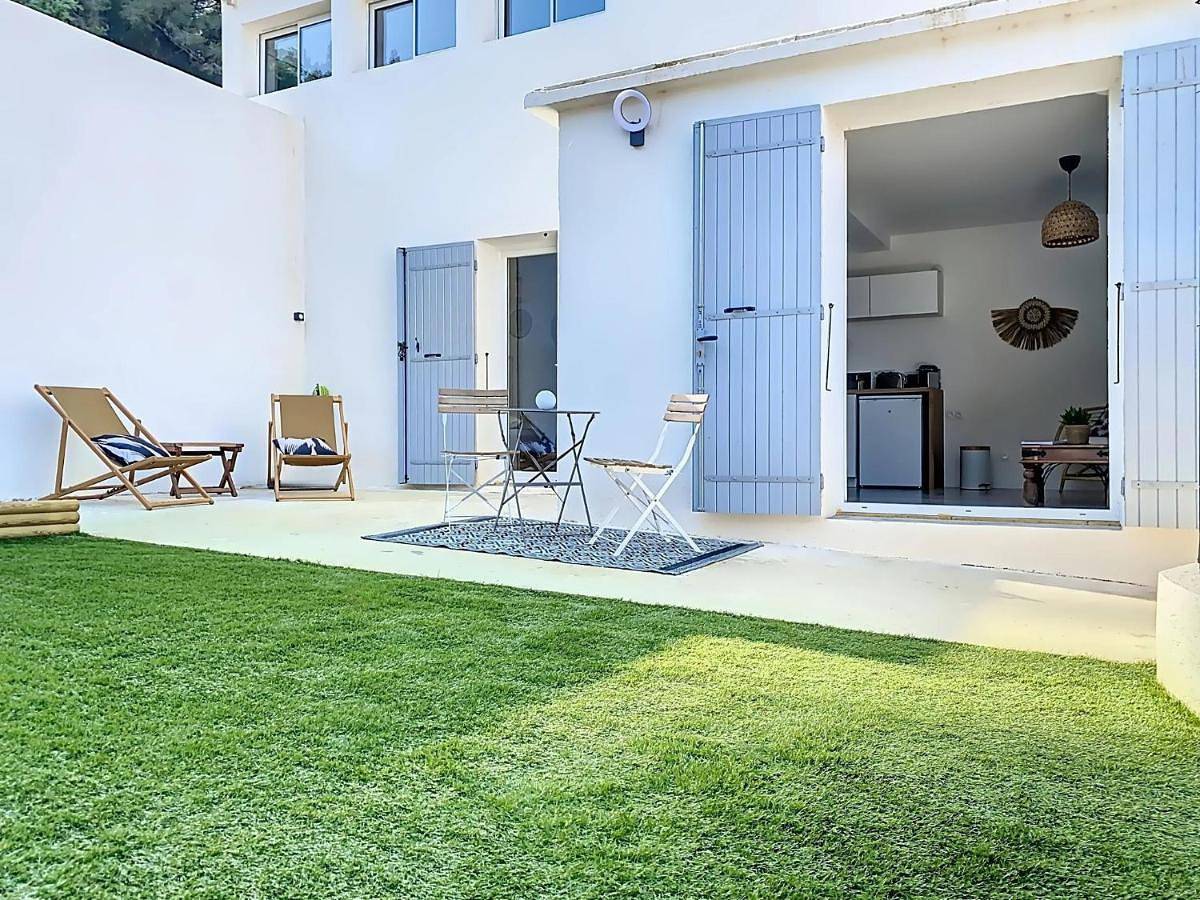 Appartement entier, Le Romarin Bas de villa T2 avec jardin et parking au pied de la Forêt in La Penne-sur-Huveaune, Côte méditerranéenne (France)
