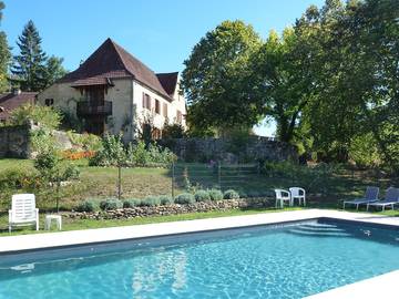 Chambre d’hôte pour 2 personnes, avec jardin et piscine dans Les Eyzies