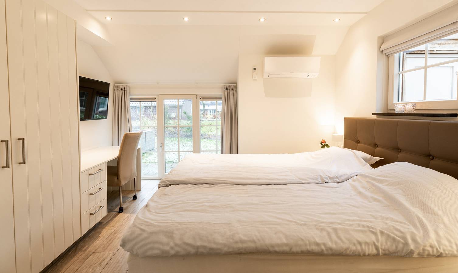 Hof van Salland Parkbeheer B.V. — Wellness Lodge Xl 4 Personen in Hellendoorn, Sallandse Heuvelrug