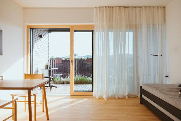 Ferienwohnung für 2 Personen, mit Ausblick und Balkon, kinderfreundlich in Linz
