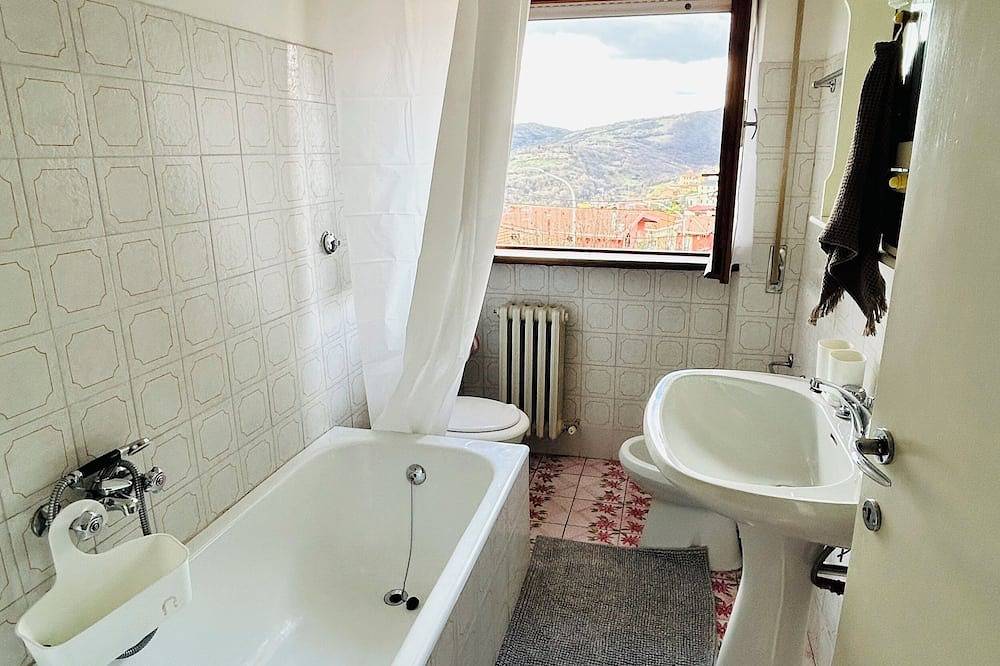 Ganze Wohnung, Apartment with panoramic view for 2 persons in Fiuggi, Frosinone Provinz