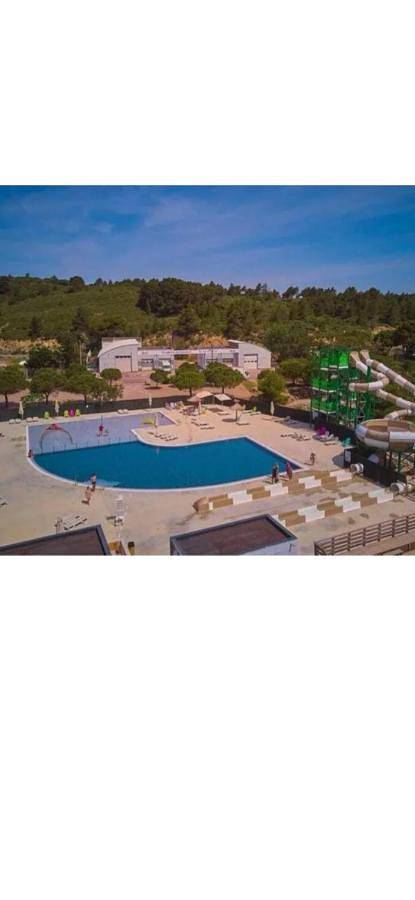 Camping pour 6 personnes, avec jacuzzi et terrasse ainsi que sauna et piscine à Narbonne - 3