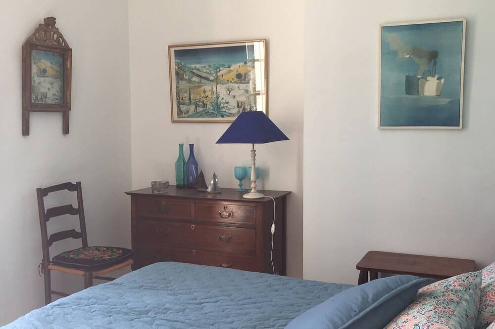 Charming villa, exceptional view over the rooftops of Manosque, heated swimming pool in Manosque, Parc naturel régional du Luberon