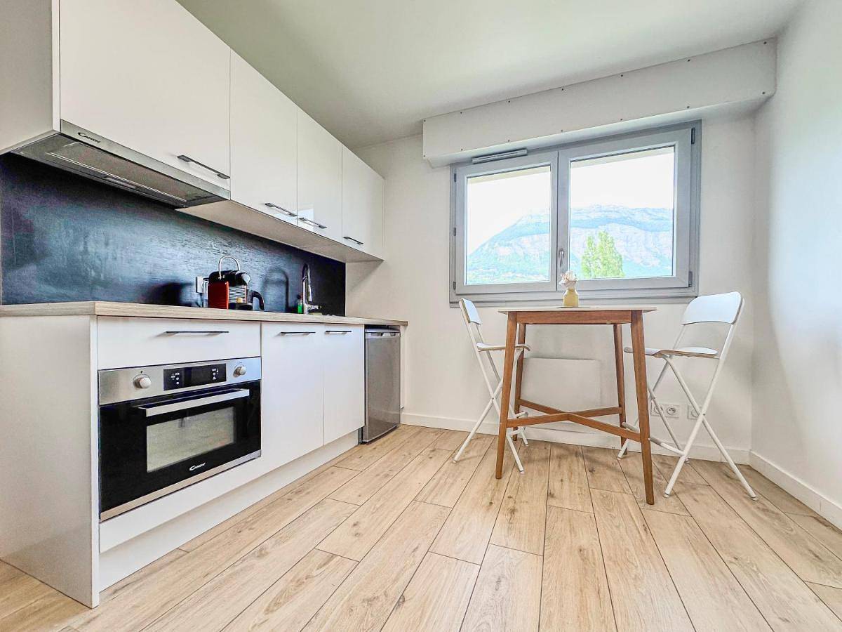 Appartement entier, One-Bedroom Apartment in Meylan, Isère