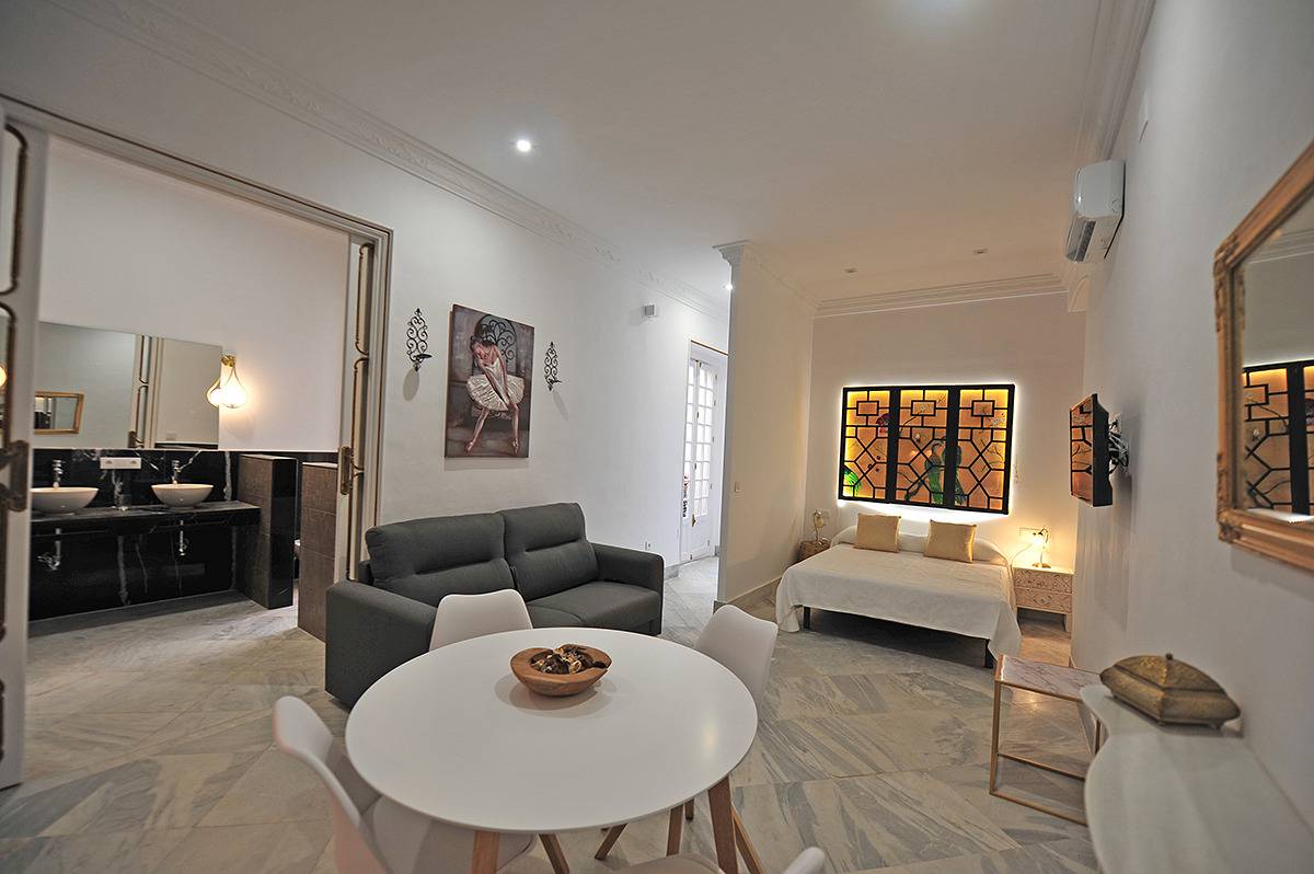 Entire apartment, Apartamento 9 Duque de Valais - At 1 Llave in Jerez de la Frontera, Costa de la Luz