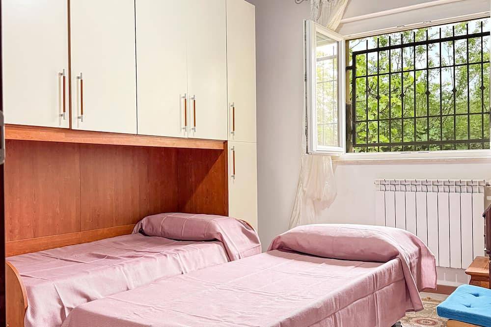 Casa Costanzo - Two Bedroom Villa, Sleeps 5 in Ortona (Municipality), Chieti Province