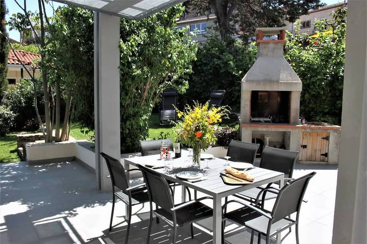Location de vacances pour 4 personnes, avec jardin à Llauro