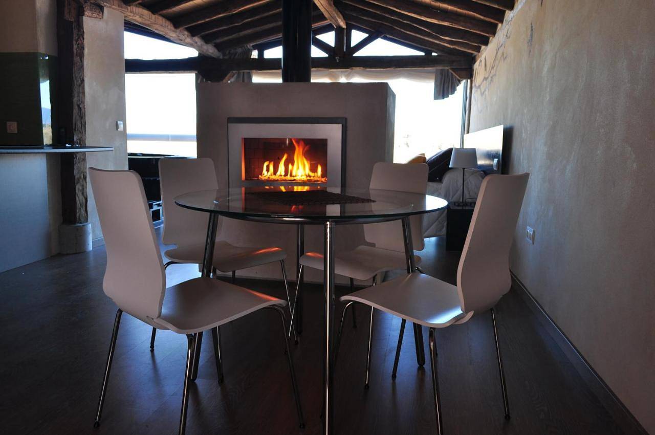 Apartamento entero, Suite rural con jacuzzi in Cabañas de Polendos, Provincia de Segovia