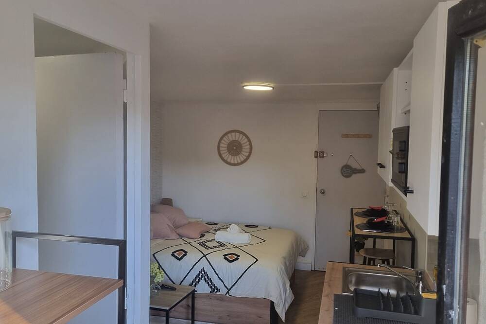 Entire apartment, Le Cosy d'or Stade P. Mauroy free parking in Villeneuve-d'Ascq, Lille region