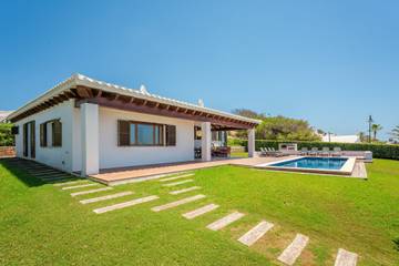 Villa in Sant Lluís, Menorca für 8 