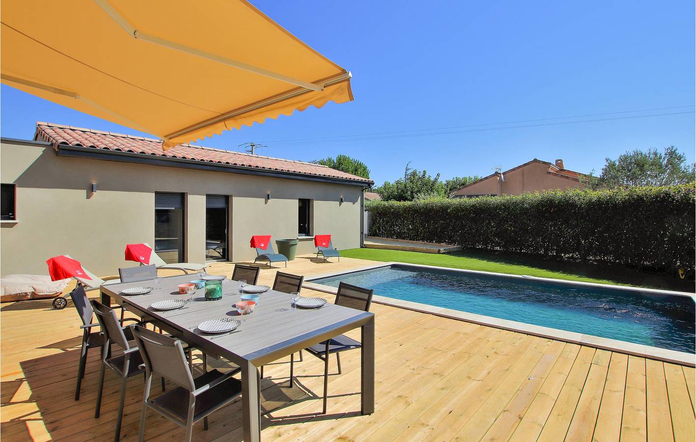 Appartement de jardin à Charols : piscine, parking et Internet ! in Cléon-d'Andran, Région de nyons