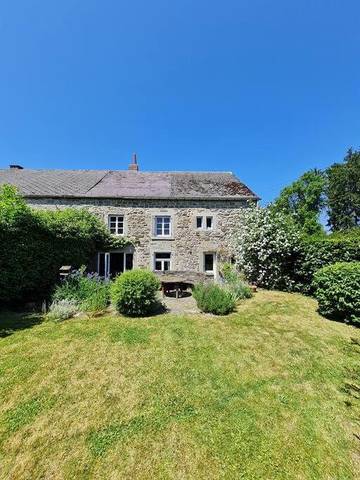 Gîte pour 7 personnes, avec jardin et vue, animaux acceptés à Tellin