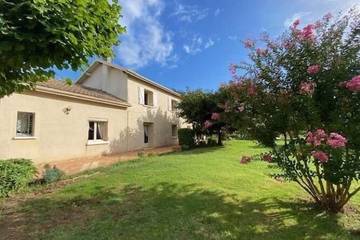Gîte pour 8 personnes, avec piscine et jardin à Sainte-Foy-la-Longue